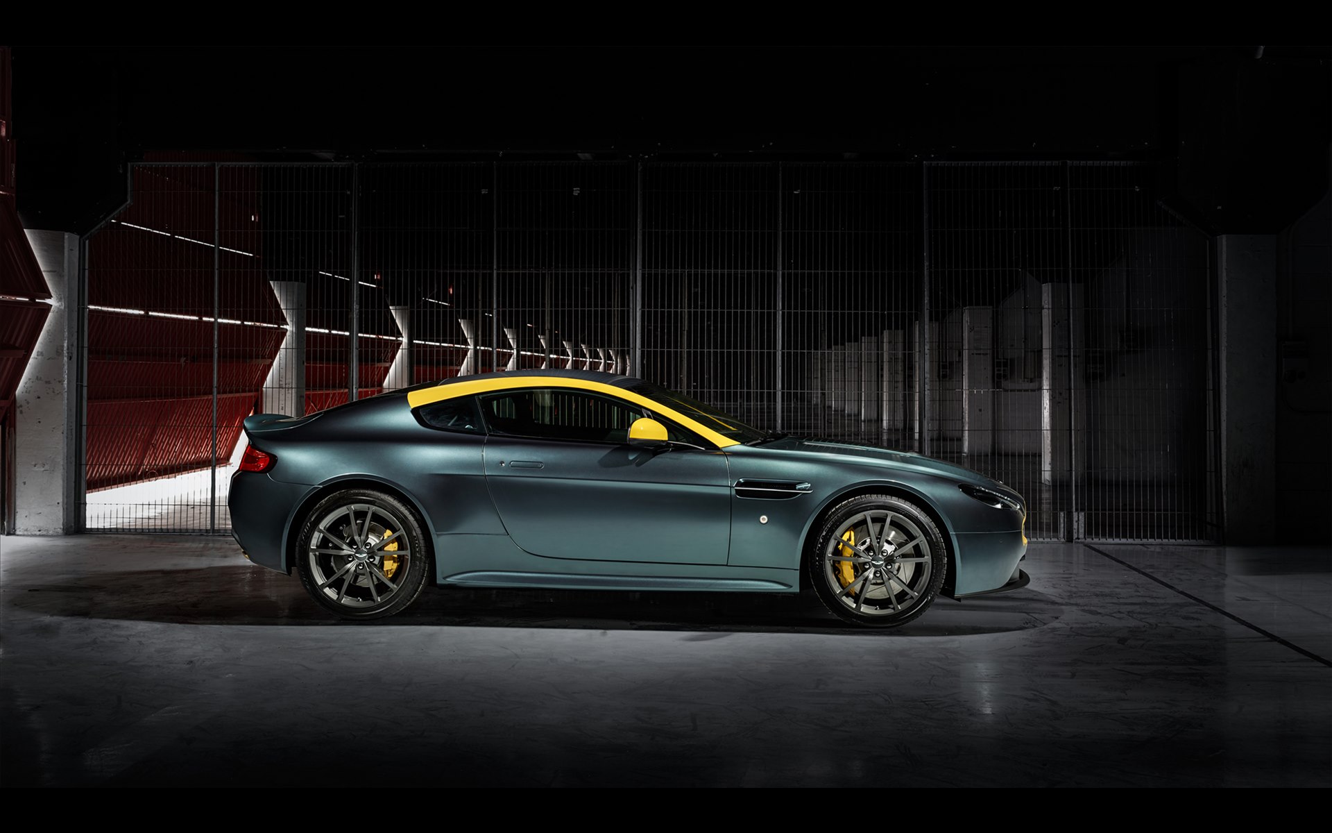 Aston Martin V8 Vantage N430 2015